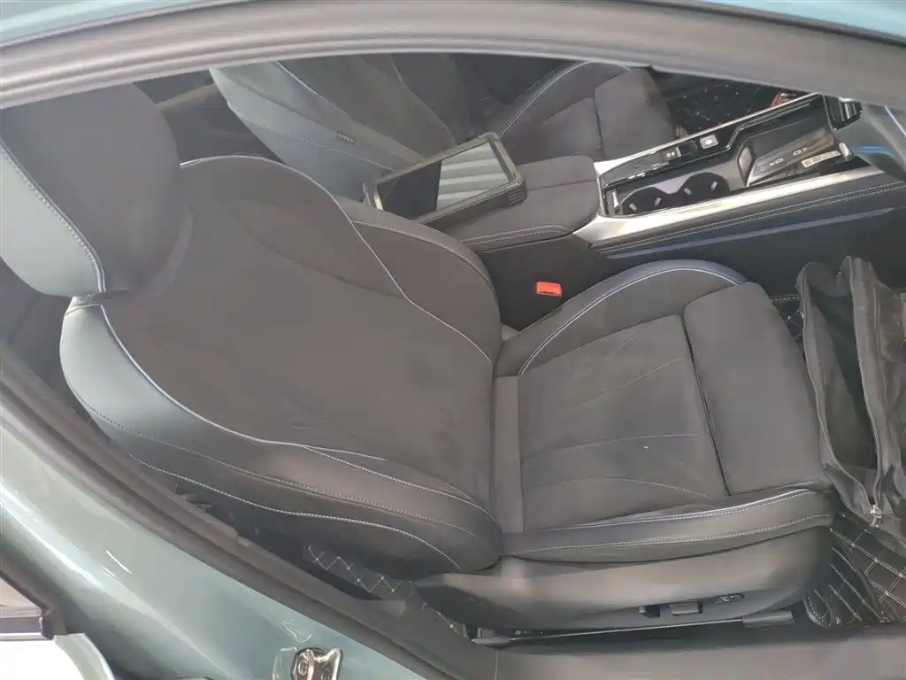 Volkswagen Passat 2025 Model Pro 380TSI Starlight Dragon Premium Edition фото 25