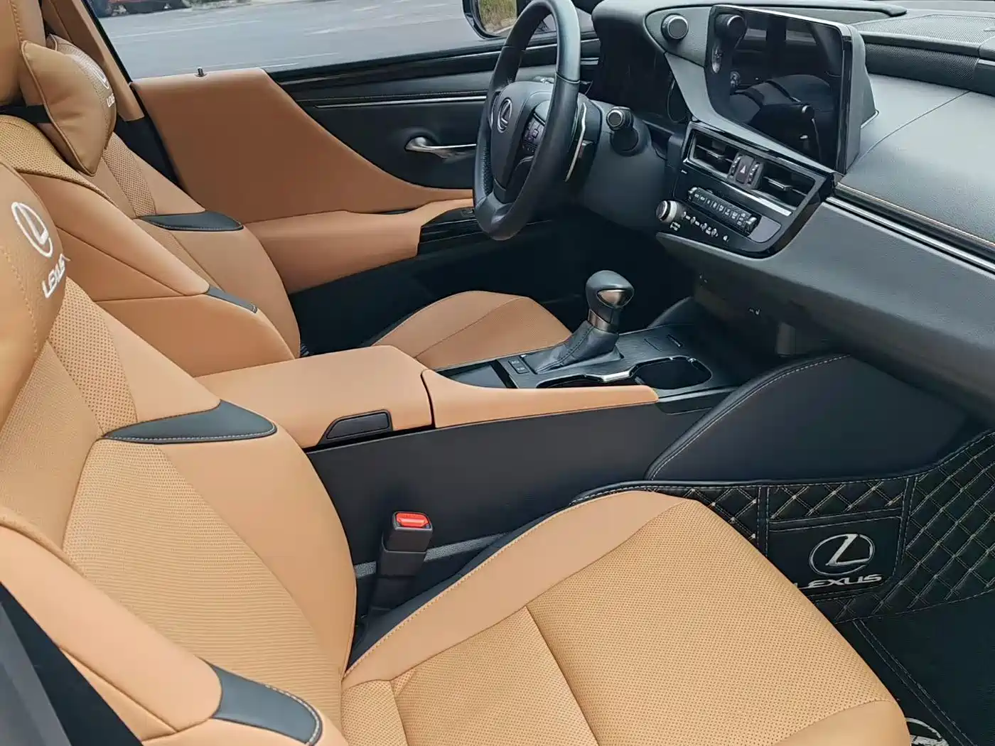 Lexus ES 2023 200 Excellence Edition фото 6