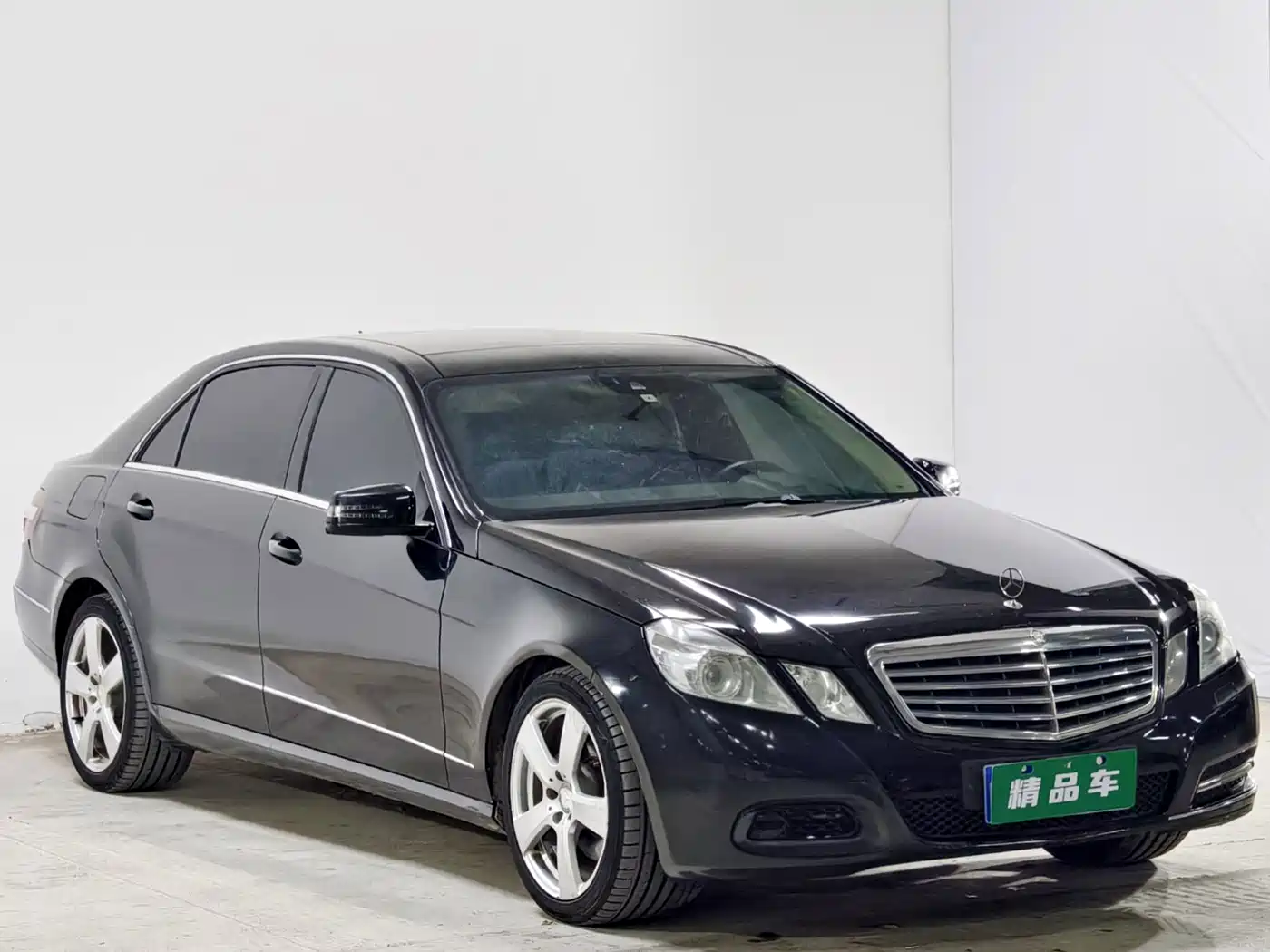 صورة 3 - Mercedes-Benz E-Class