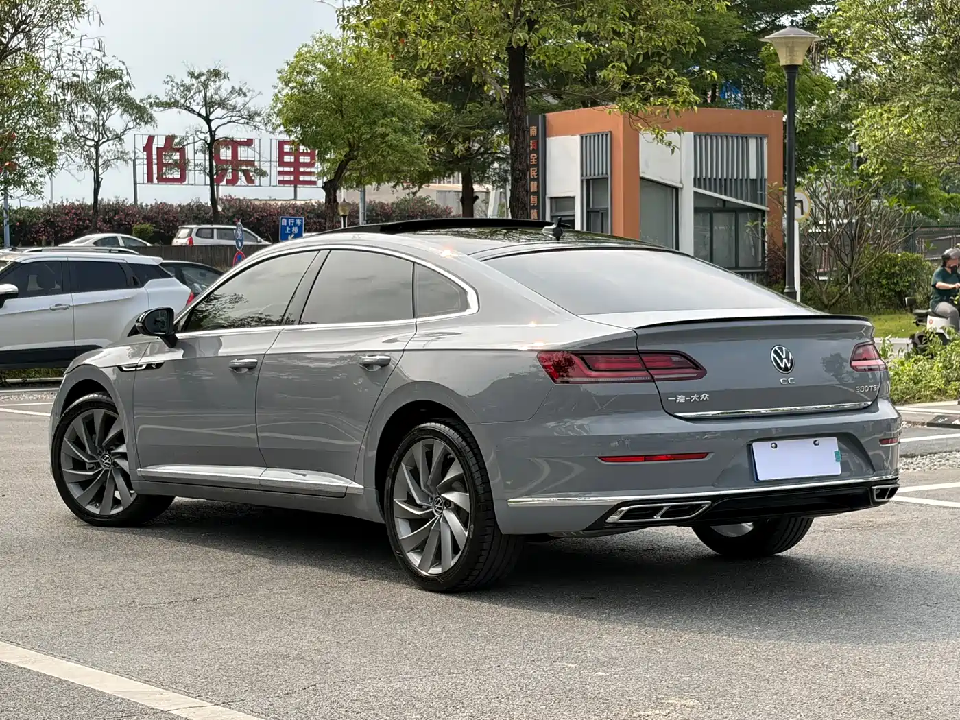 Volkswagen FAW-Volkswagen CC 2023 380TSI Eye-catching Edition фото 6