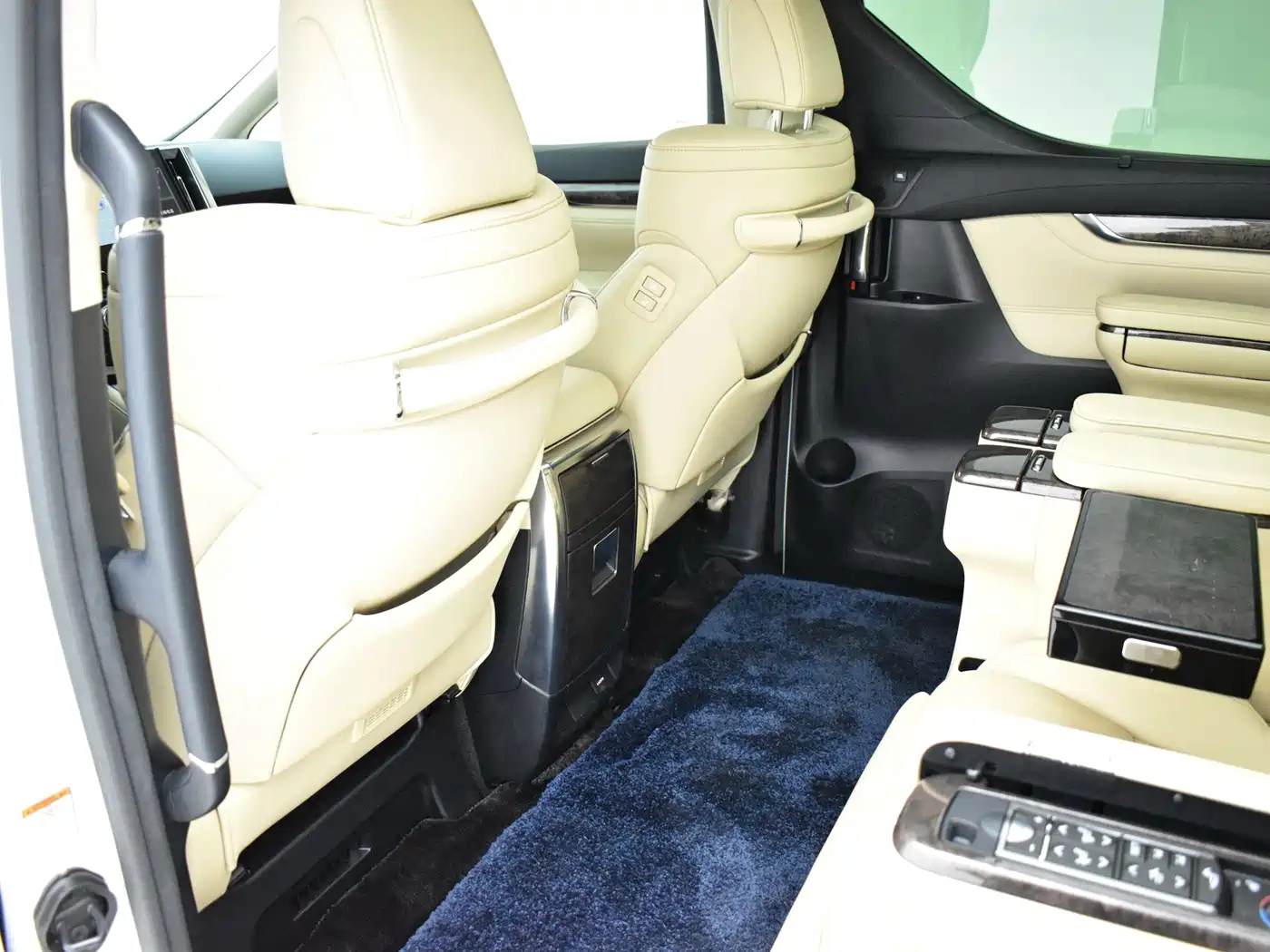 Toyota Vellfire 2021 2020 Twin Engine 2.5L HV Premium Edition