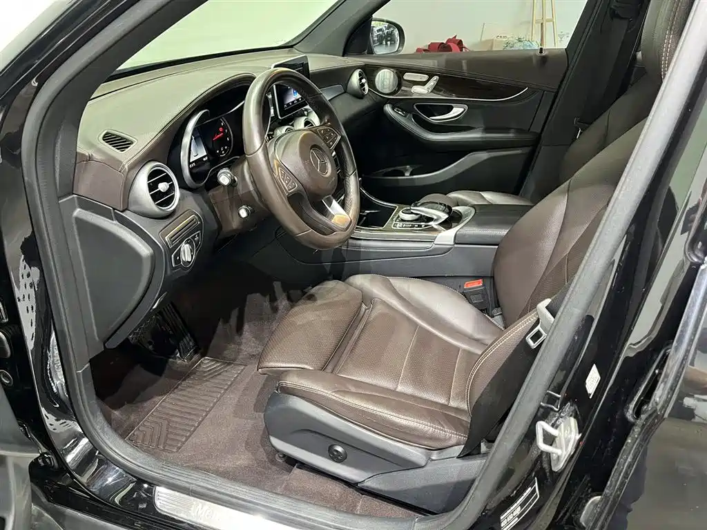 Mercedes-Benz GLC 2019 GLC 260 L 4MATIC Dynamic фото 14