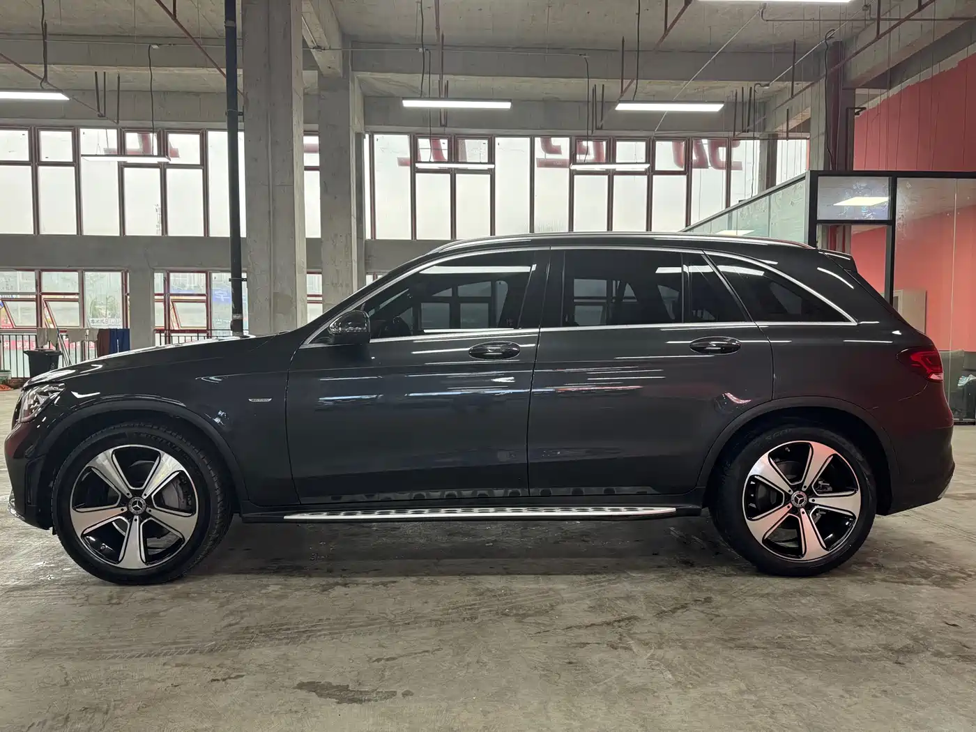 Mercedes-Benz GLC 2022 Facelift GLC 300 L 4MATIC Dynamic Collector's Edition фото 4