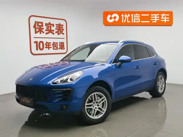 PORSCHE MACAN