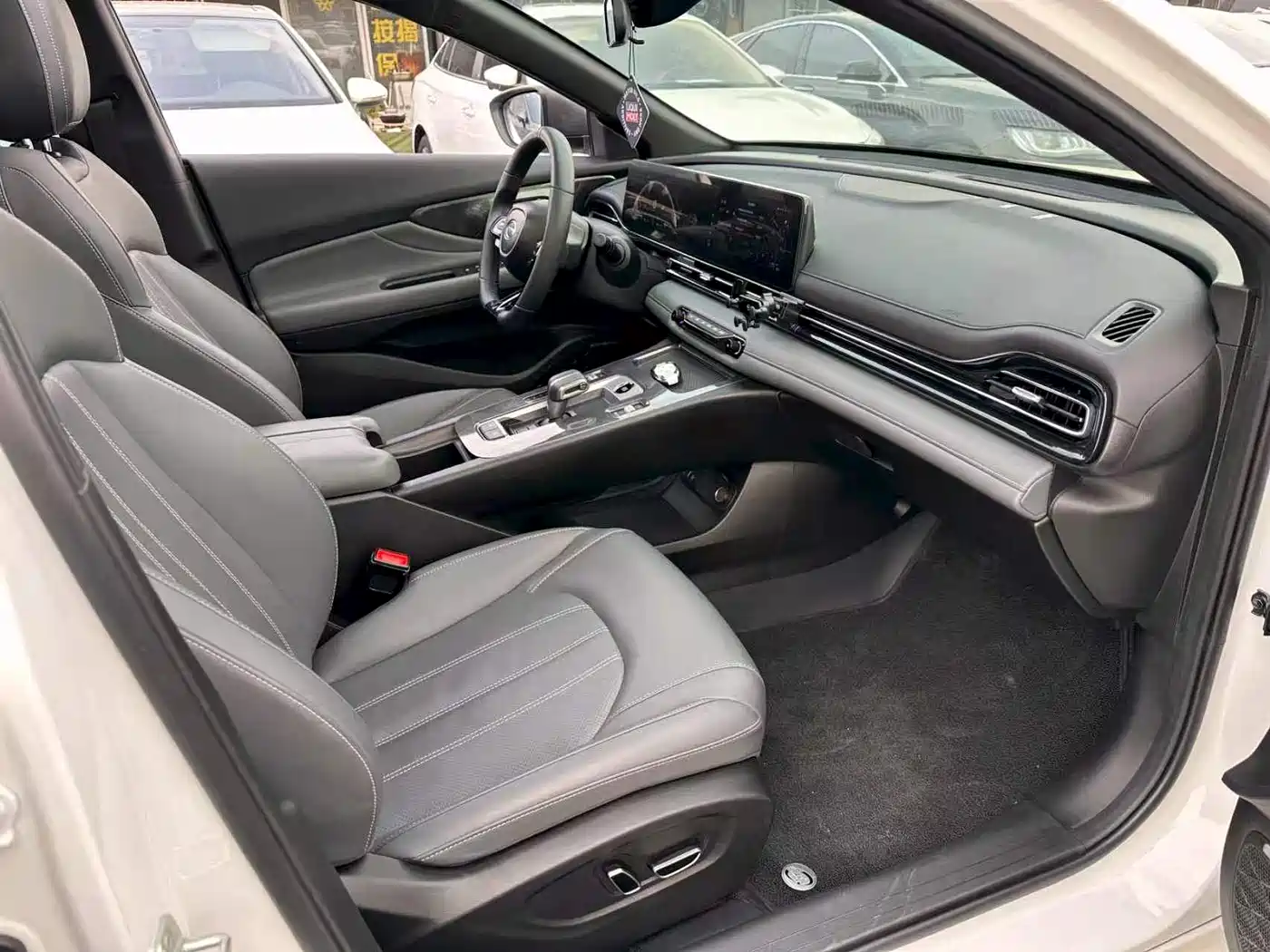 GAC Trumpchi Trumpchi Emkoo 2024 Model 270T DCT Shadow Leopard R-Style Edition фото 10