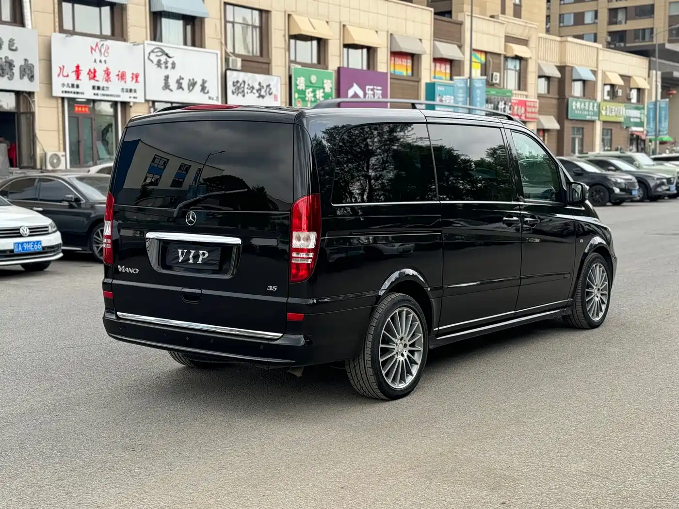 Mercedes-Benz Viano (Import) 2011 3.5L 125th Anniversary Edition 7-Seater фото 9