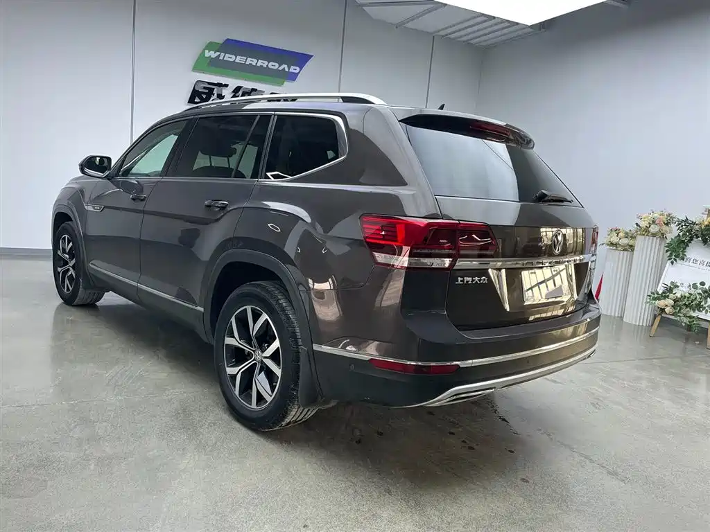 Volkswagen Teramont 2020 380TSI 4WD Luxury Edition China VI фото 8
