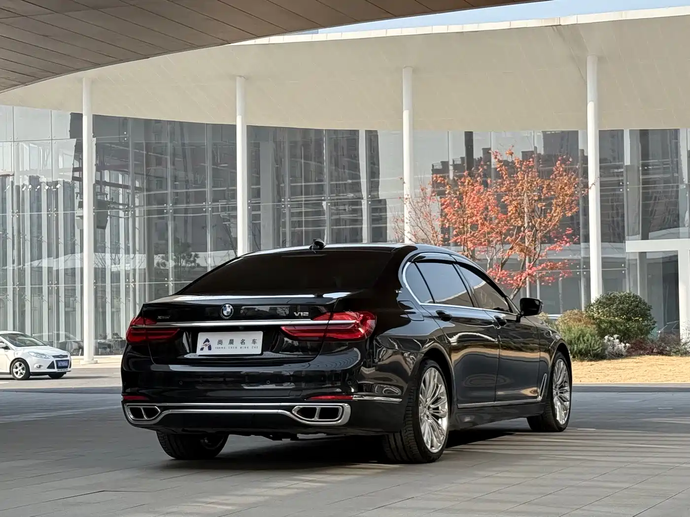 BMW 7 Series 2017 M760Li xDrive Excellence Luxury фото 6