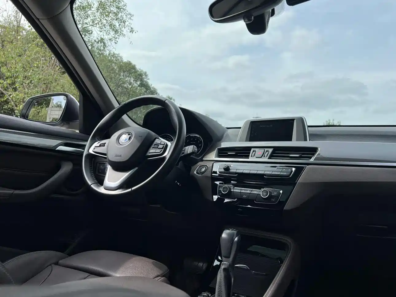 BMW X1 2019 sDrive18Li Premium Model фото 6