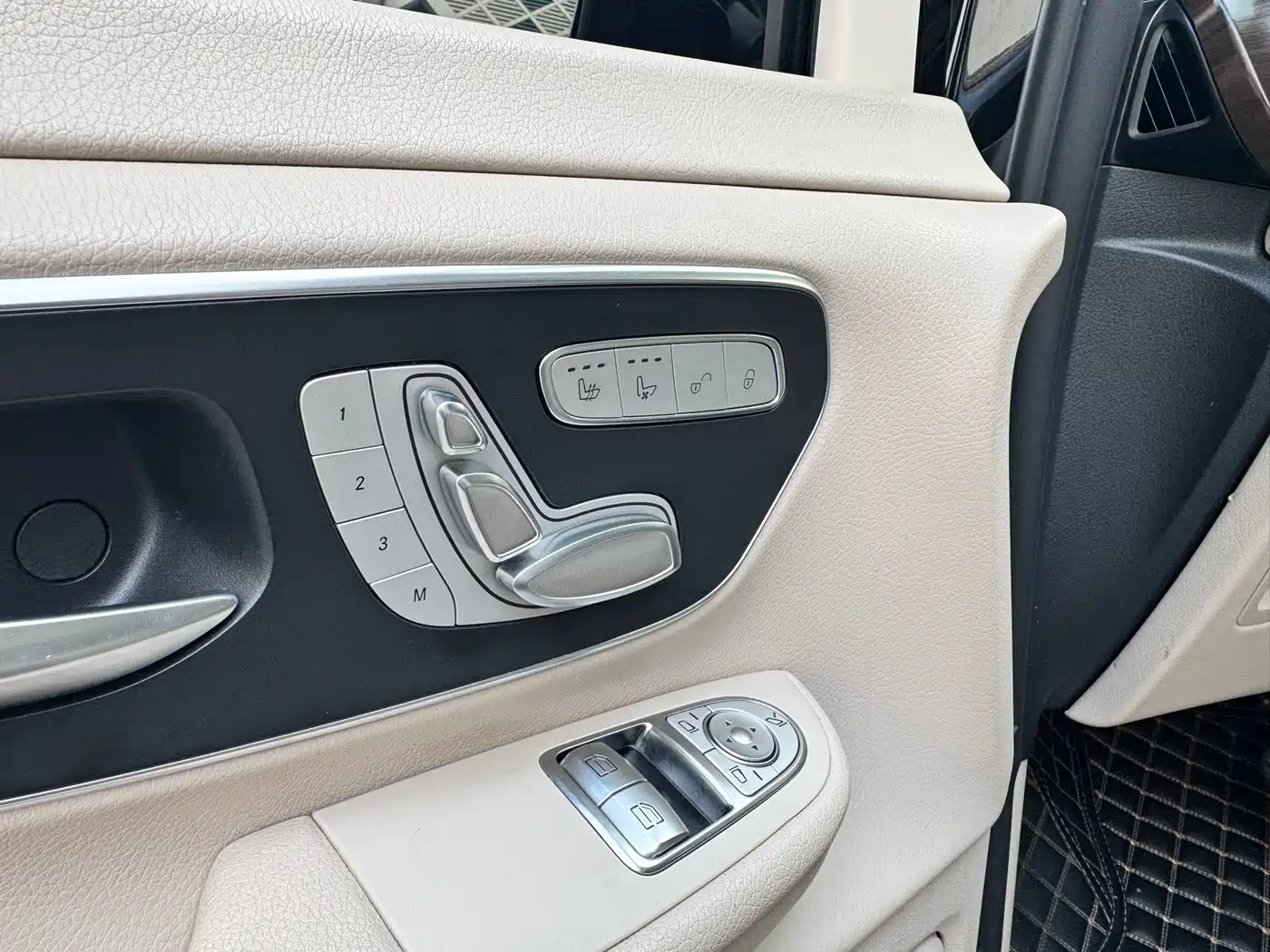 Mercedes-Benz V-Class 2022 V 260 Pilot Edition фото 5