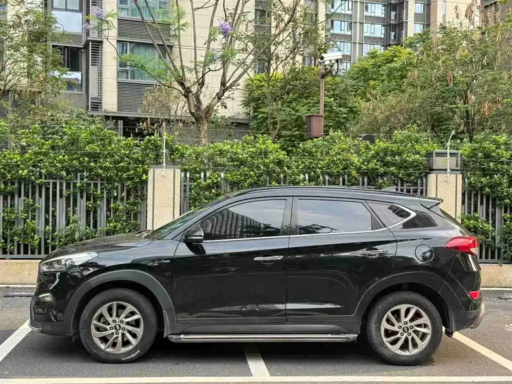 Hyundai Tucson 2015 1.6T Dual Clutch 2WD Smart фото 2