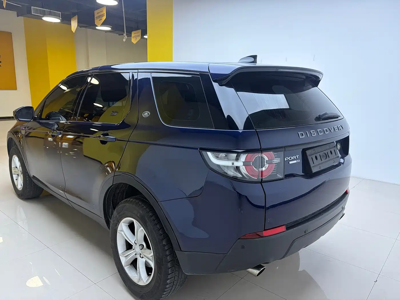 Land Rover Discovery Sport 2017 2.0T PURE фото 8