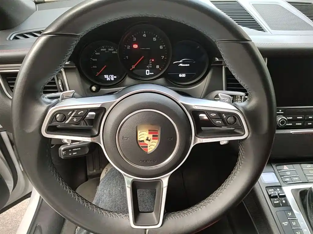 Porsche Macan 2017 Macan 2.0T фото 11