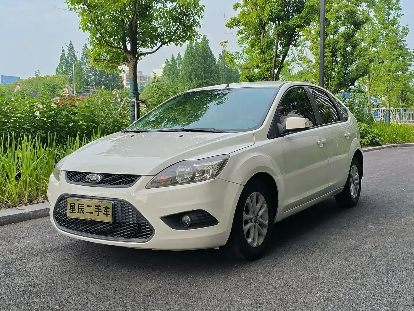 Photo 1 - Ford Focus