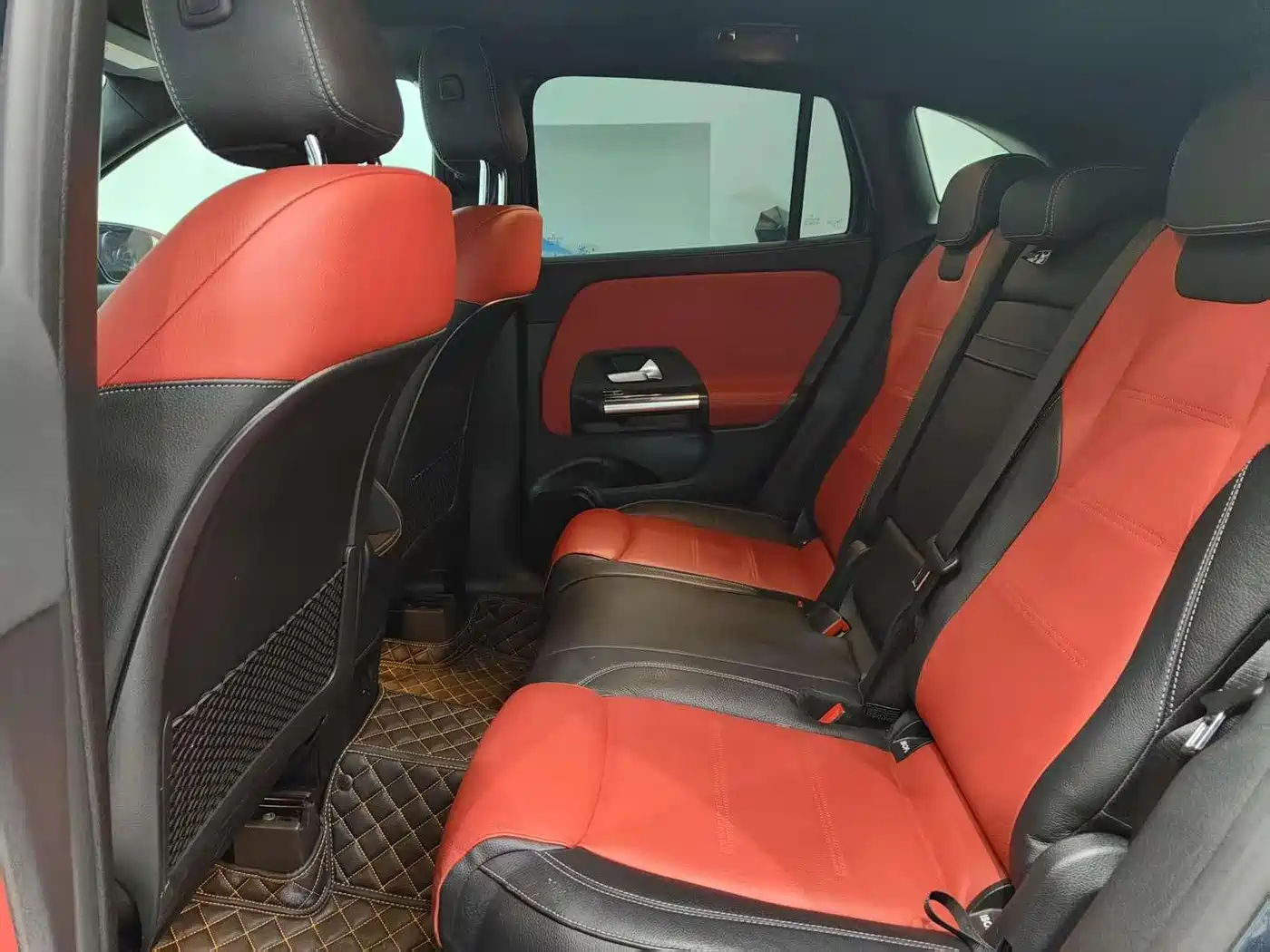 Mercedes-Benz GLA AMG 2021 AMG GLA 35 4MATIC фото 17