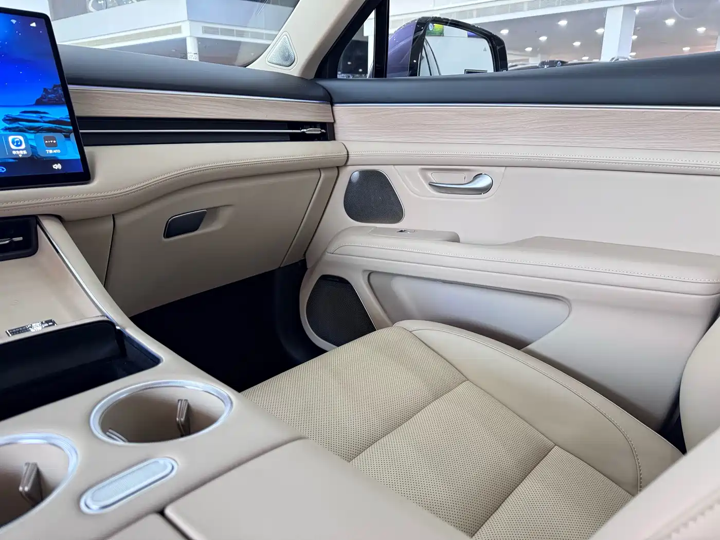 AITO Wenjie AITO M5 2025 Extended Range Ultra AWD фото 13