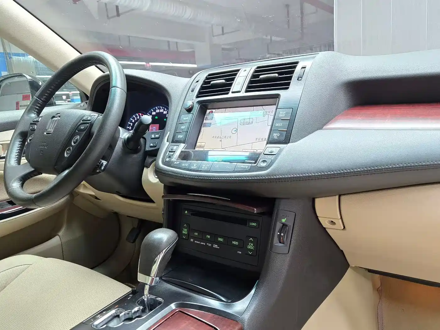 Toyota Crown 2010 3.0L Royal Saloon Premium Edition фото 8