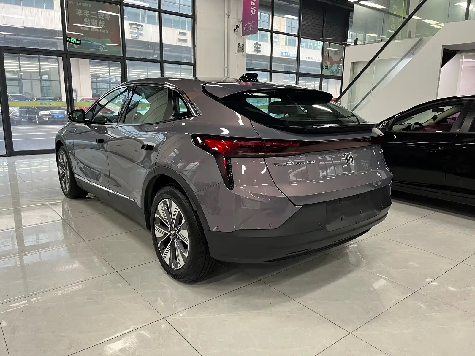 Фото 17 - Buick E4