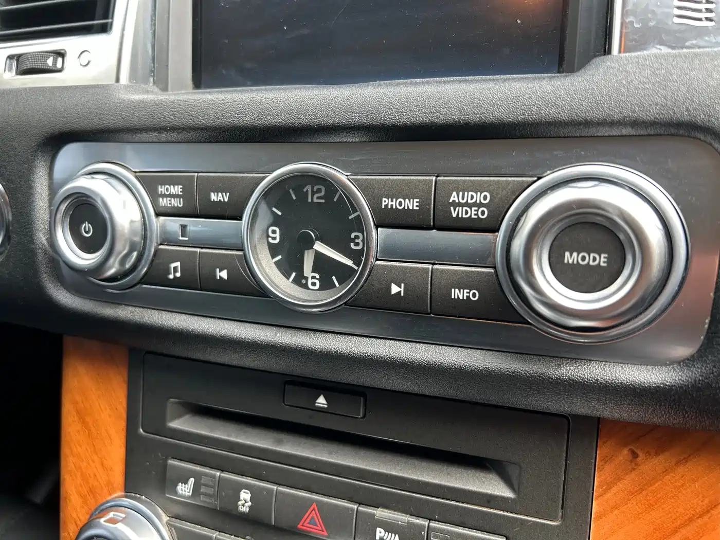 Land Rover Range Rover Sport 2011 3.0 TDV6 Diesel фото 39