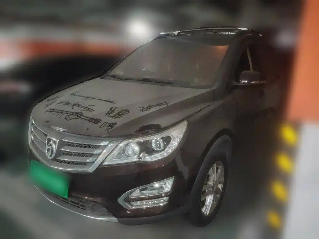 Фото 2 - Baojun 560