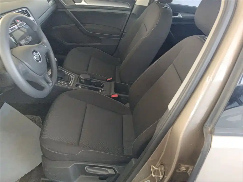 Volkswagen Golf 2016 1.6L Automatic Fashion фото 11