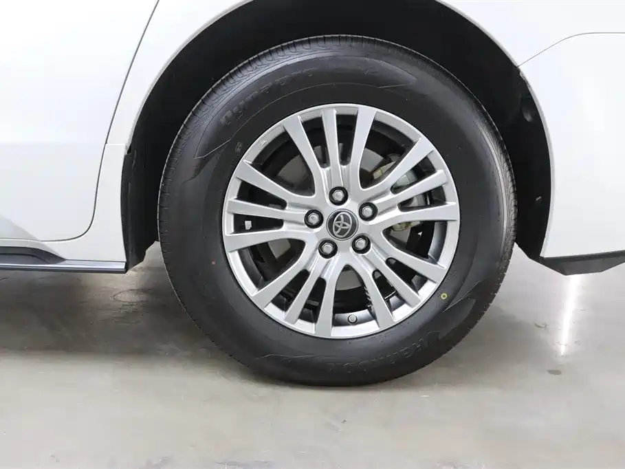 Toyota Sienna 2021 2.5L Hybrid Luxury Edition фото 33