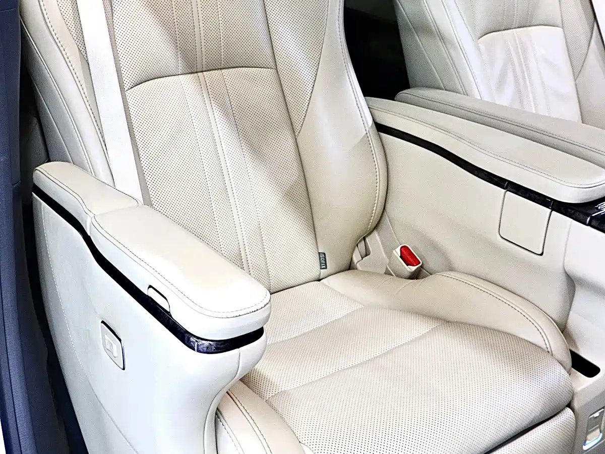 صورة 18 - Toyota Alphard