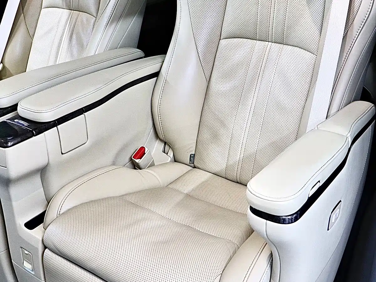 صورة 14 - Toyota Alphard