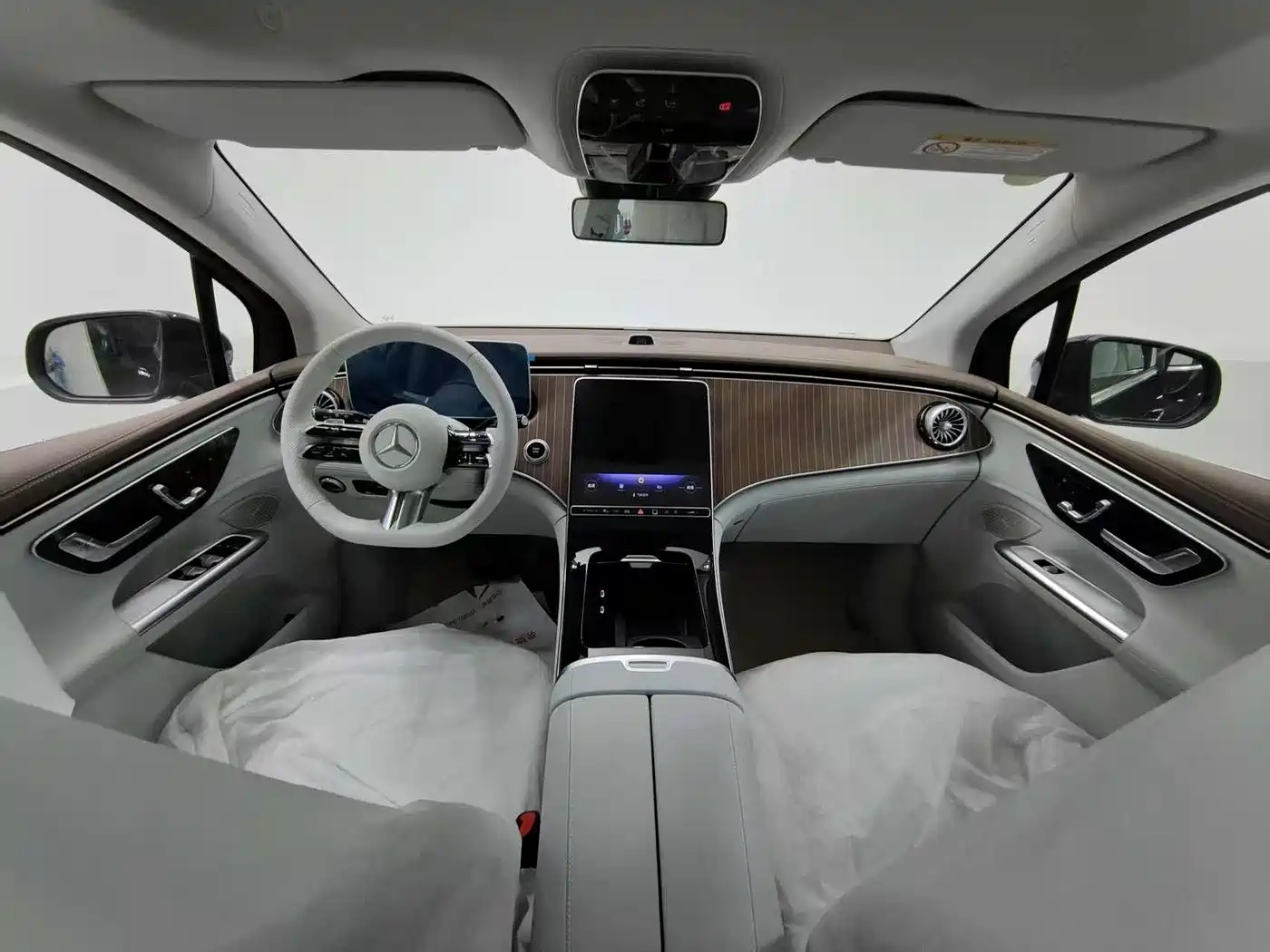 Mercedes-Benz EQE SUV 2024 500 4MATIC Pioneer Edition фото 6