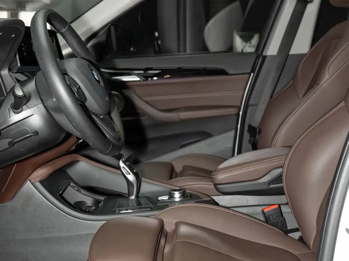 BMW X1 2022 sDrive20Li Fashion фото 13