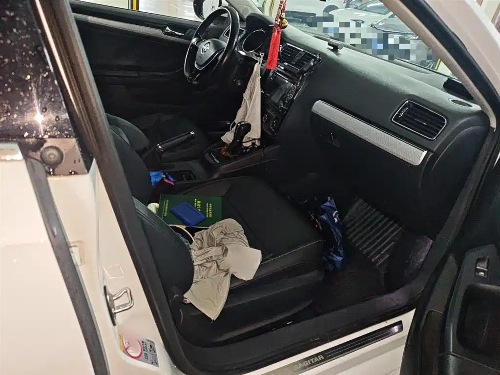 Volkswagen Sagitar 2015 230TSI Automatic Comfort фото 20