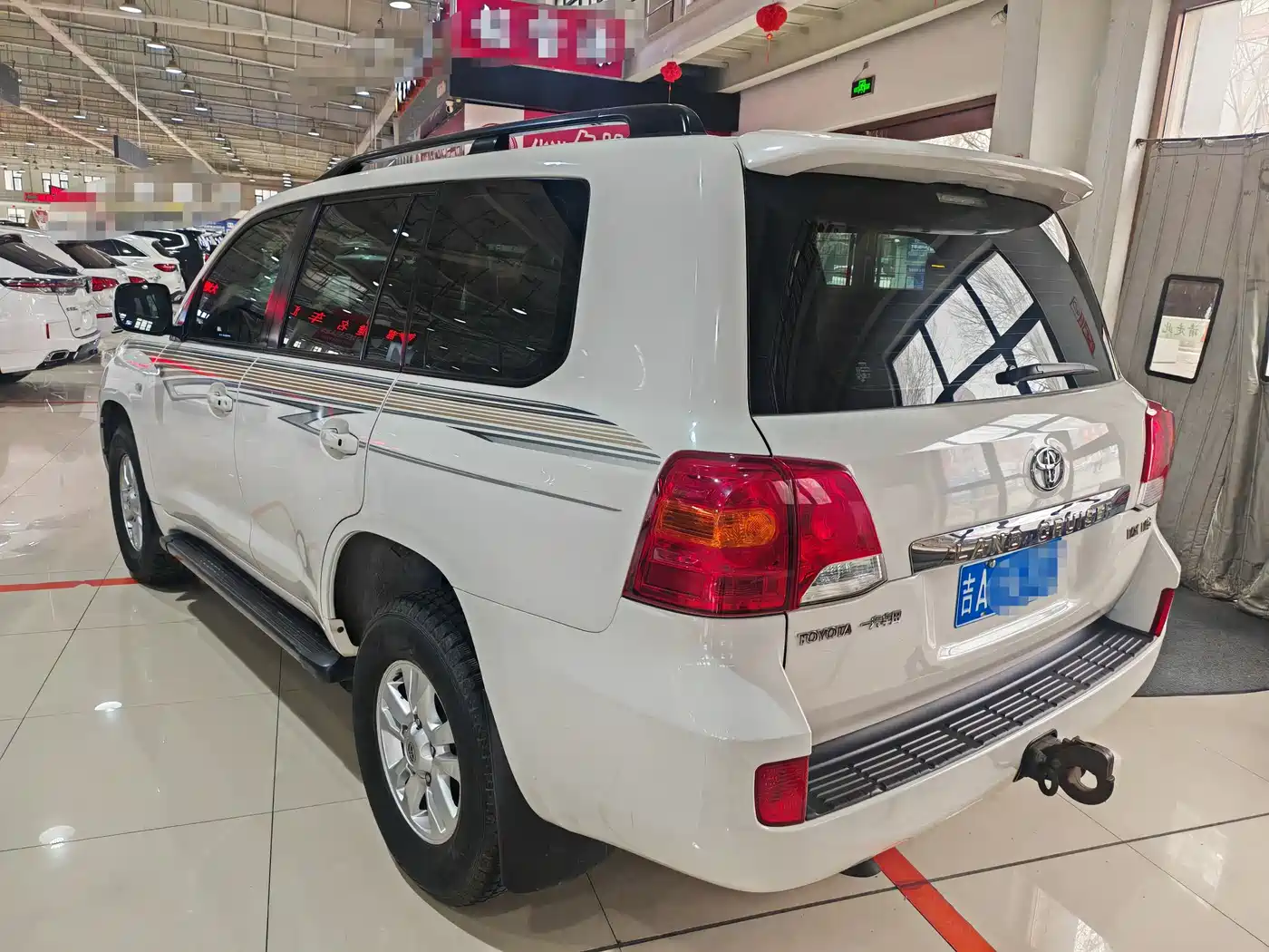 Toyota Land Cruiser 2010 Model 4.0L Automatic VX фото 4