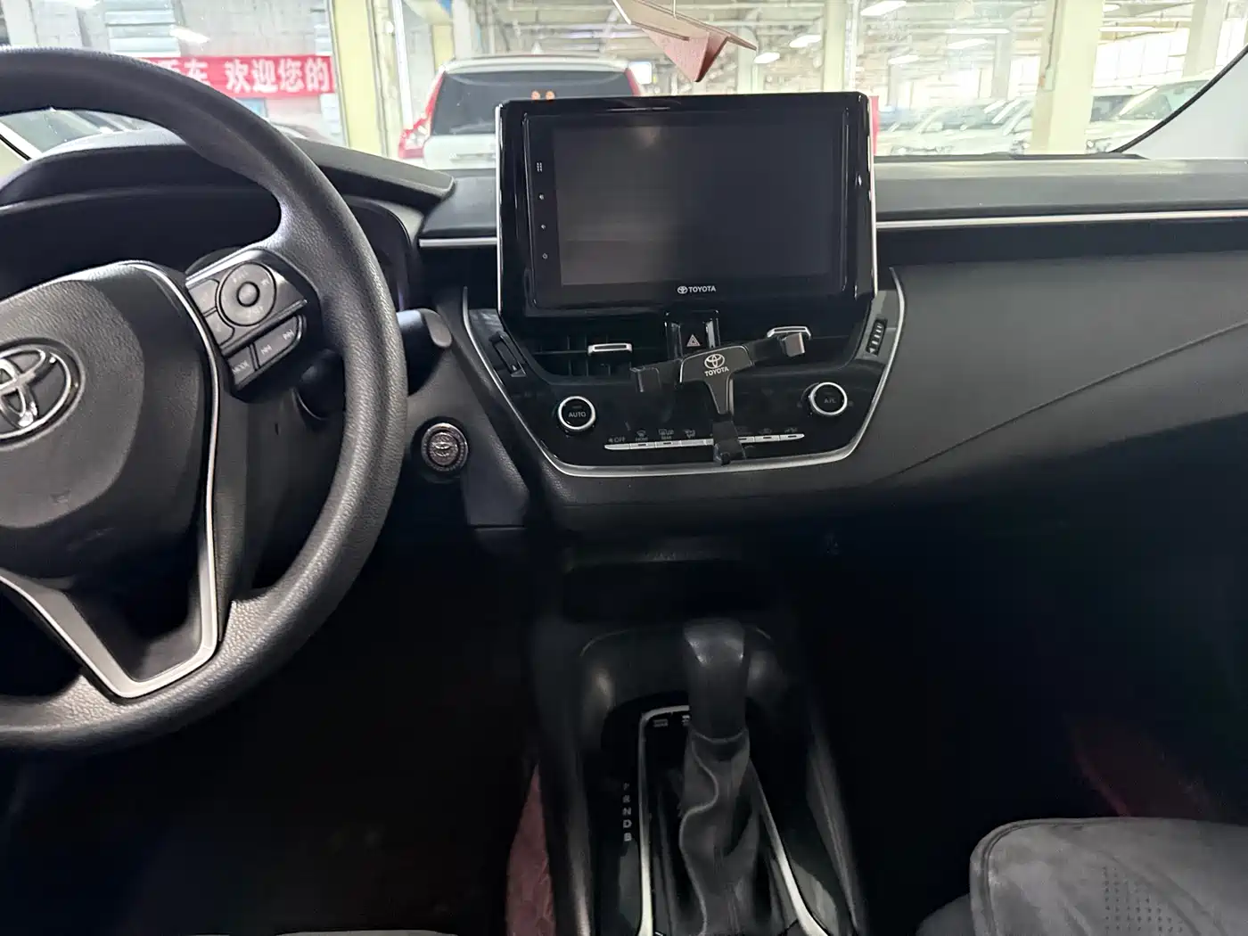 Toyota Corolla 2019 Hybrid 1.8L E-CVT GL-i Elite Edition фото 15