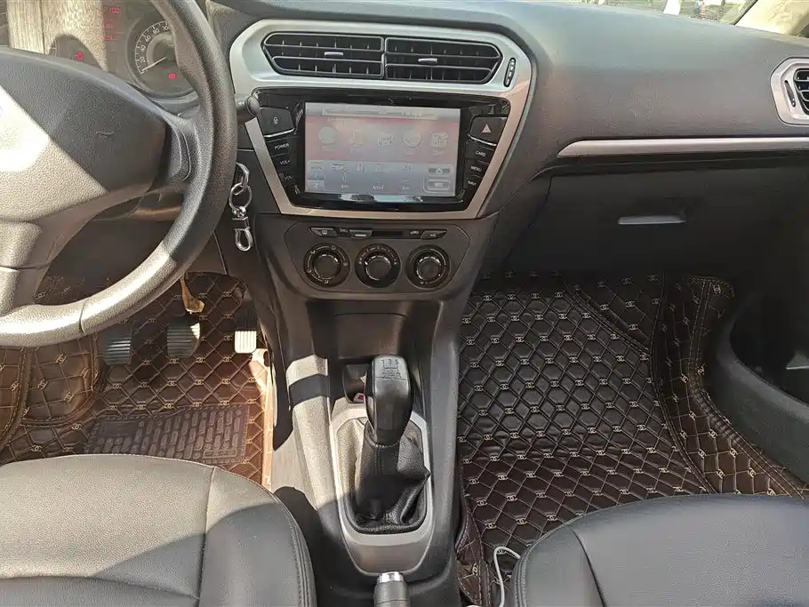 Peugeot 301 2014 1.6L Manual Comfort Edition фото 13