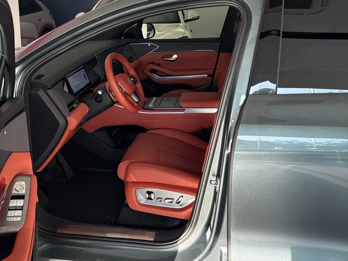 BYD Tang L 2025 DM 175KM Drone Player Edition фото 9