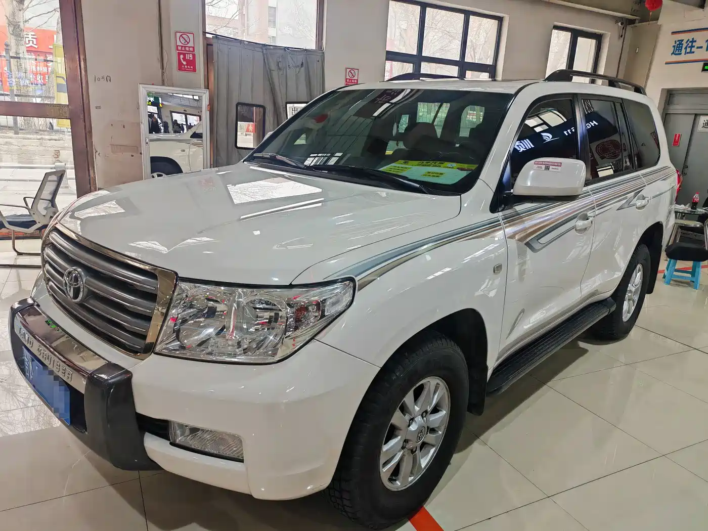 Toyota Land Cruiser 2010 Model 4.0L Automatic VX