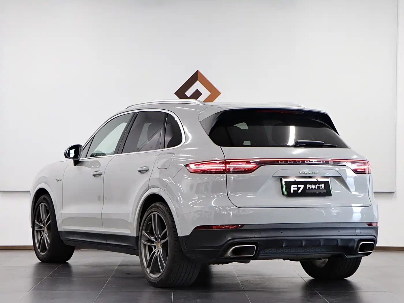 Porsche Cayenne New Energy 2021 Cayenne E-Hybrid 2.0T фото 4