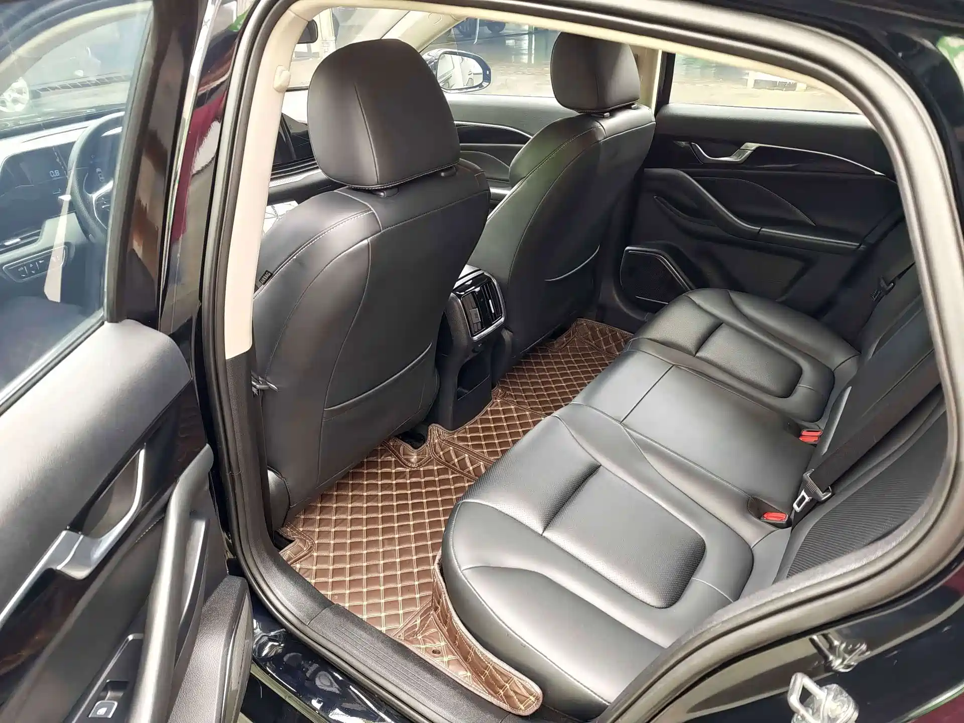 Photo 8 - Besturn B70