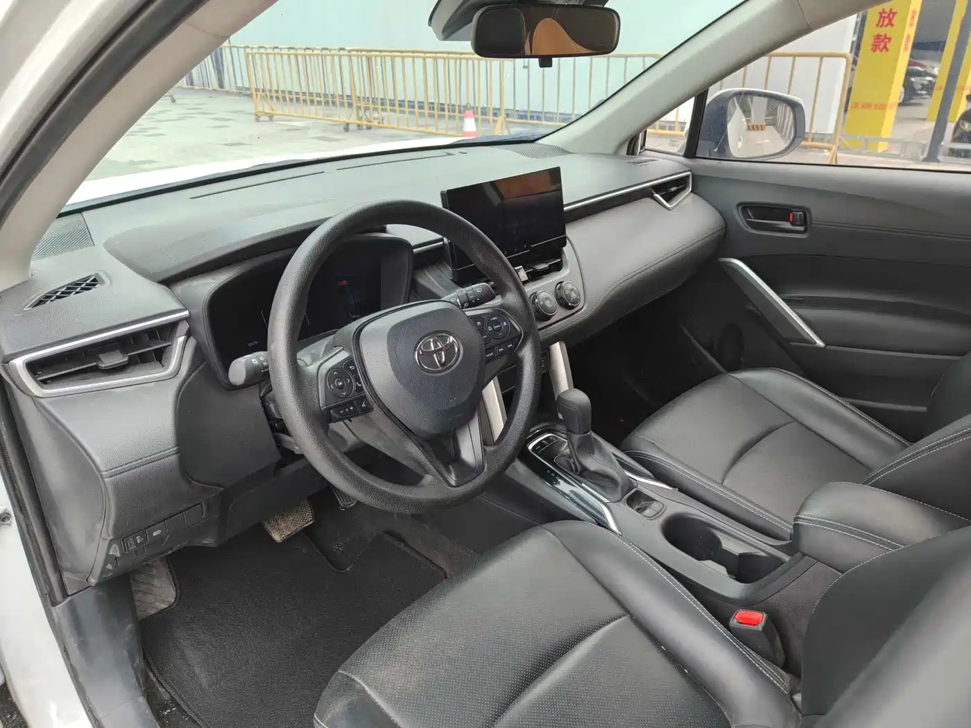 Toyota Corolla Cross 2024 Model 2.0L Pioneer Edition фото 10