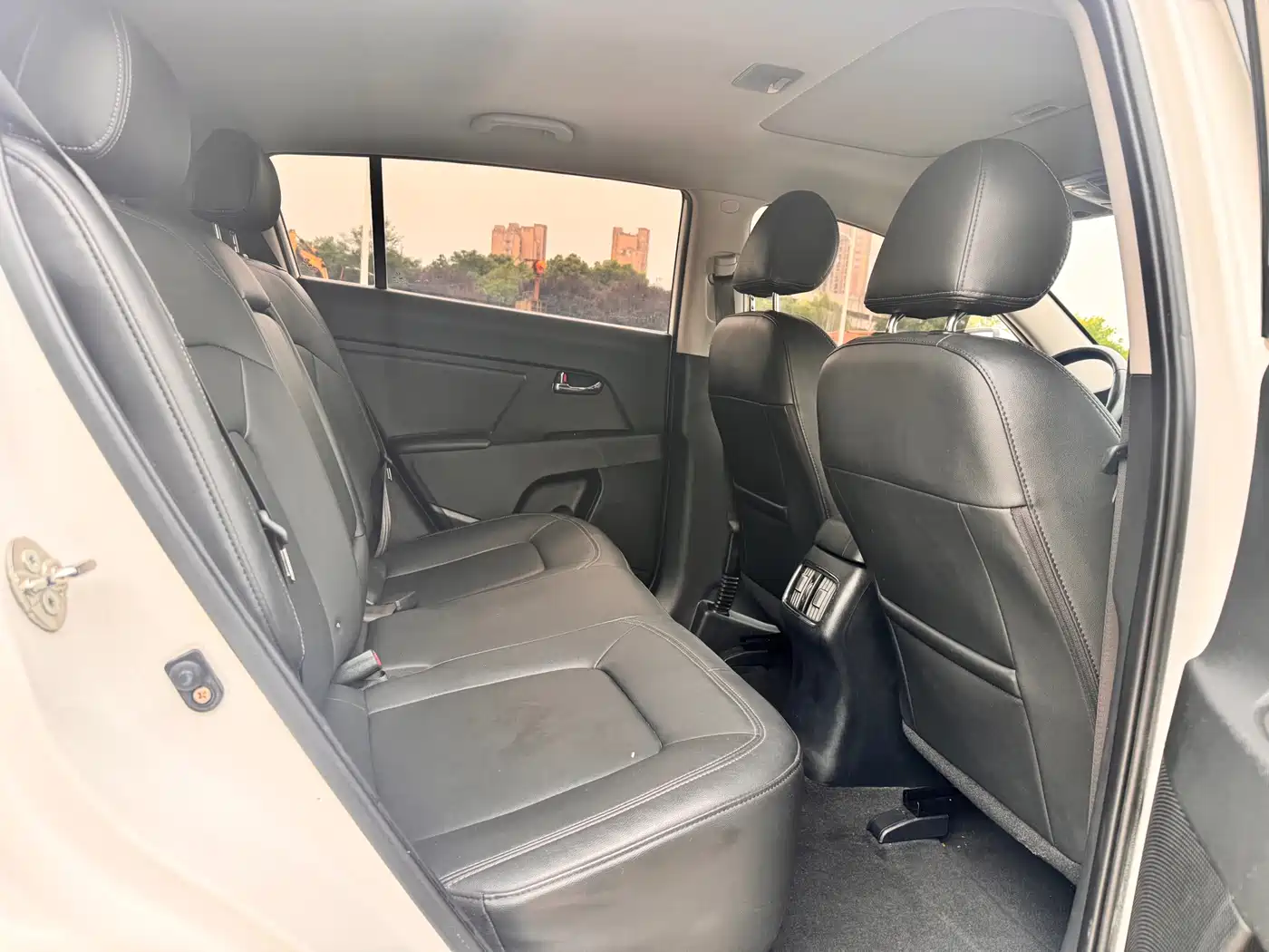 Kia Sportage 2015 2.0L Automatic 2WD GLS фото 11