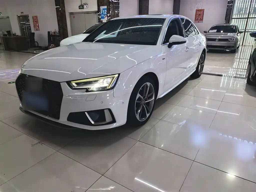Audi A4L 2018 30th Anniversary 40 TFSI Fashion