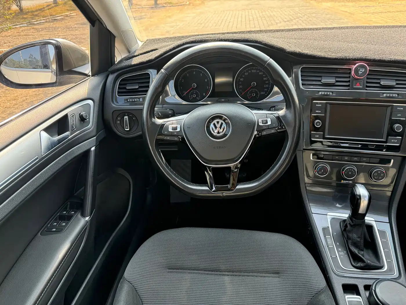 Volkswagen Golf 2018 230TSI Automatic Comfort фото 10