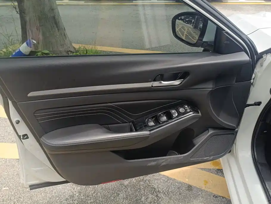 Фото 7 - Nissan Teana