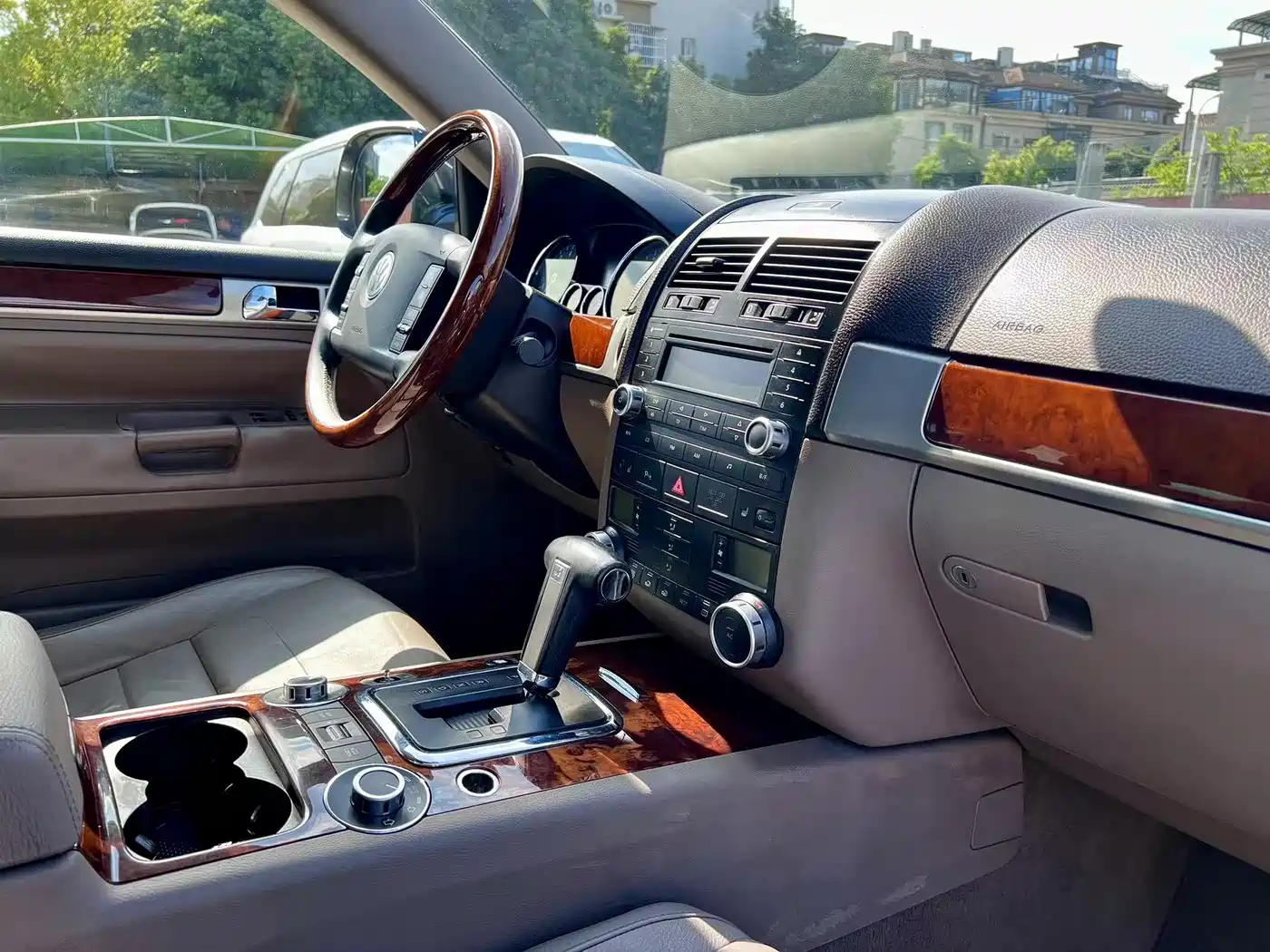 Volkswagen Touareg 2010 3.6 Limited Luxury Edition фото 15