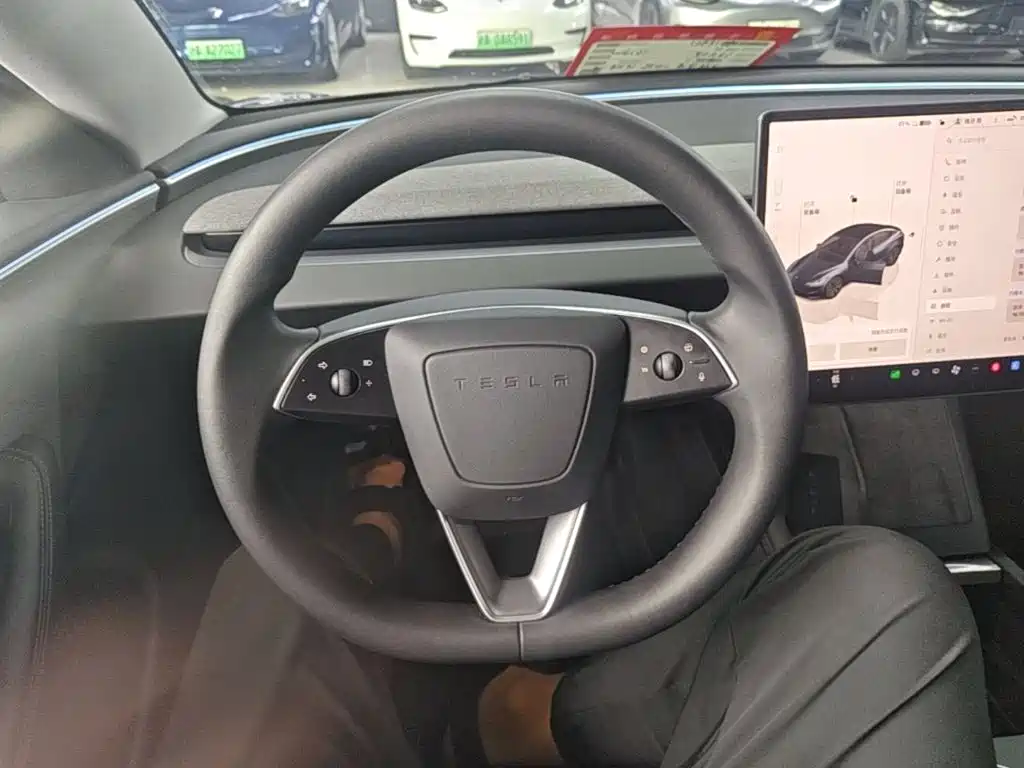 Фото 7 - Tesla Model 3