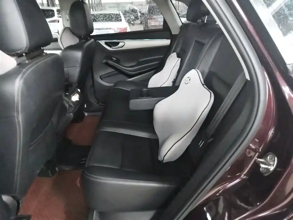 Zotye SR7 2016 2016 1.5T CVT Magic Cube Heart Edition China V