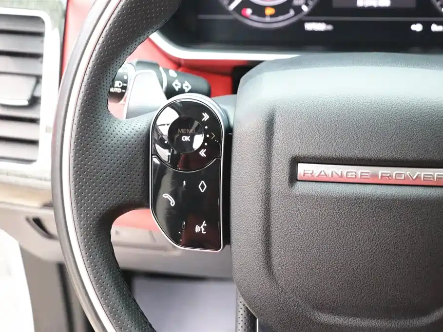 Land Rover Range Rover Sport 2021 3.0 L6 Gloss Black Edition фото 16