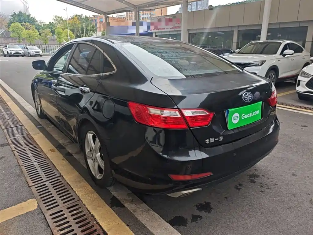 Фото 23 - Besturn B70