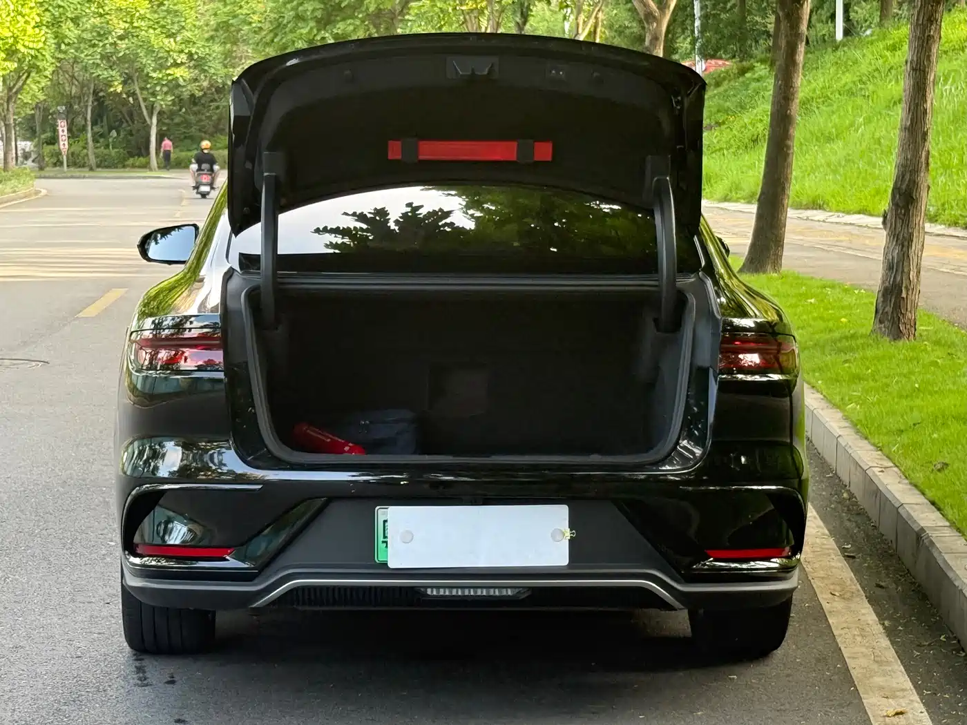 BYD Han 2022 DM-i 121KM Prestige фото 16