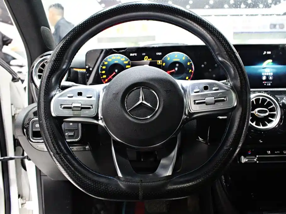 Mercedes-Benz A-Class 2020 A 200 L Sport Sedan фото 6